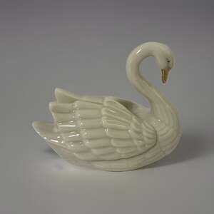 Lenox Swan Figurine 24K Gold Accents Place Card Holder/Cake Topper 2.5” X 3.25